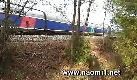 Англійська іфом Емма кидає її ноги і Б 3gp порно